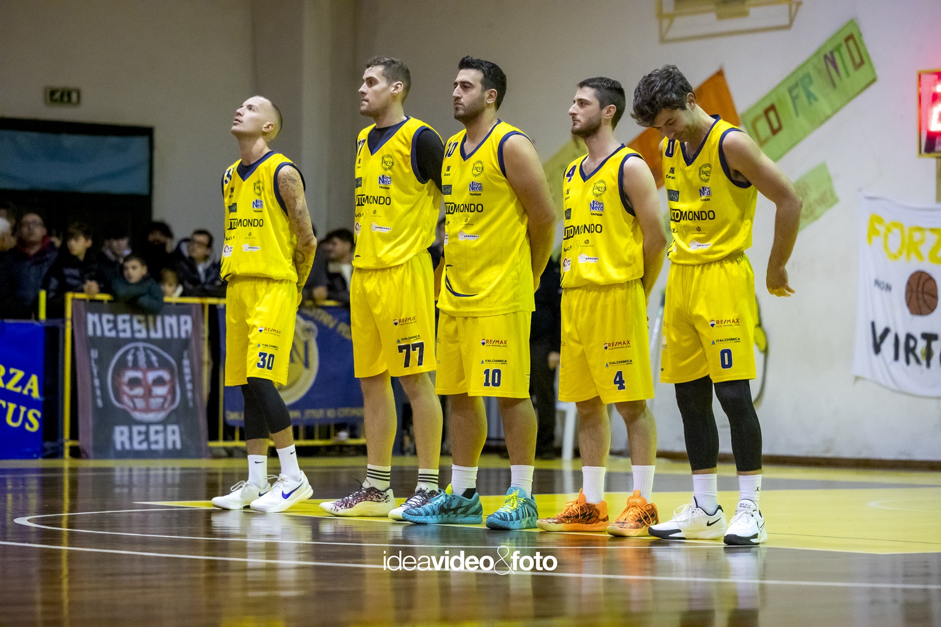 https://www.tp24.it/immagini_articoli/18-01-2026/1768692702-0-basket-tifosi-trapanesi-aggrediti-durante-il-derby-cus-palermo-virtus-partita-sospesa.jpg