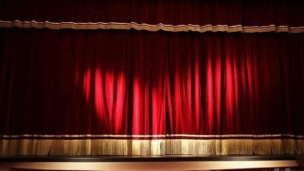 https://www.tp24.it/immagini_articoli/18-01-2026/mazara-sabato-e-domenica-al-teatro-rivoli-lo-spettacolo-teatrale-tango-monsieur-250.jpg