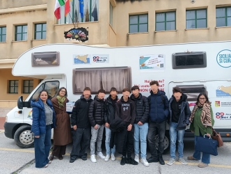 https://www.tp24.it/immagini_articoli/18-02-2026/droga-il-camper-dell-asp-torna-tra-gli-studenti-del-trapanese-venerdi-a-castellammare-250.jpg