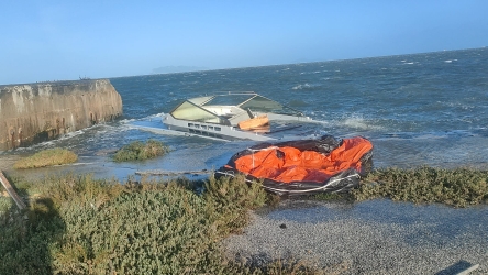 https://www.tp24.it/immagini_articoli/18-02-2026/marsala-barca-all-ex-aeronautica-sbarco-fantasma-o-altra-tragedia-in-mare-250.jpg