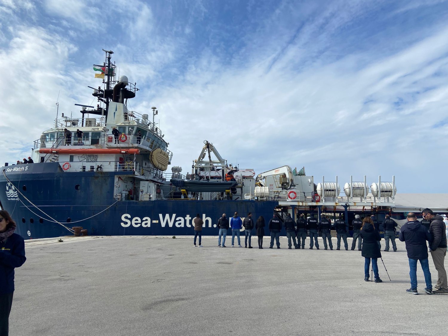https://www.tp24.it/immagini_articoli/18-03-2026/1773843751-0-la-sea-watch-e-arrivata-al-porto-di-trapani.jpg