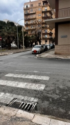 https://www.tp24.it/immagini_articoli/18-03-2026/marsala-strisce-pedonali-quasi-invisibili-in-via-delle-sirene-250.jpg