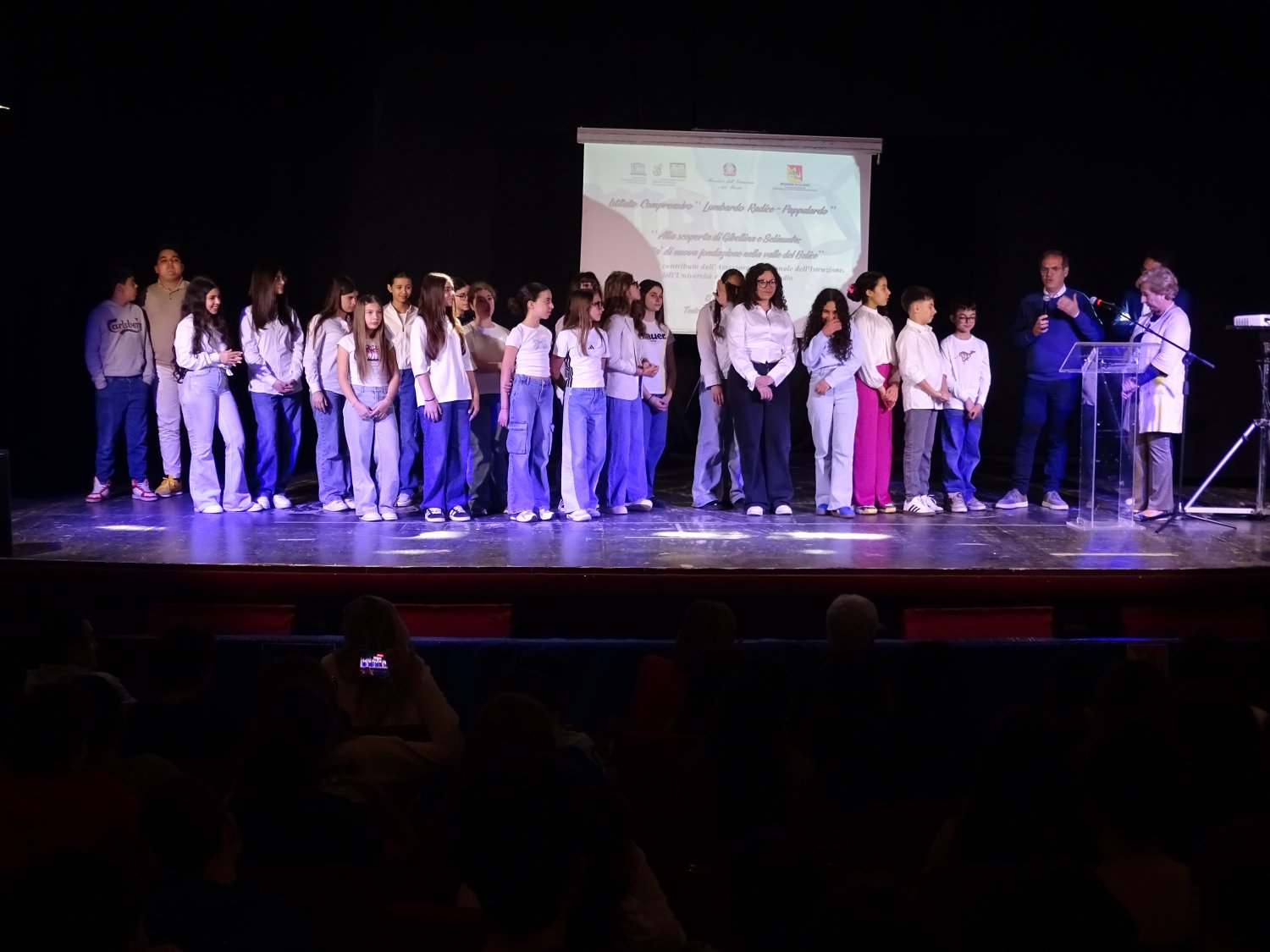 https://www.tp24.it/immagini_articoli/18-05-2026/1779111827-0-castelvetrano-gli-studenti-del-lombardo-radice-pappalardo-raccontano-selinunte-e-gibellina.jpg