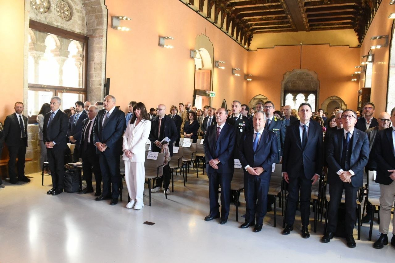 https://www.tp24.it/immagini_articoli/18-05-2026/1779114978-0-aree-artigianali-dalla-regione-fondi-per-57-progetti-schifani-investimenti-e-formazione-per-le-imprese.jpg
