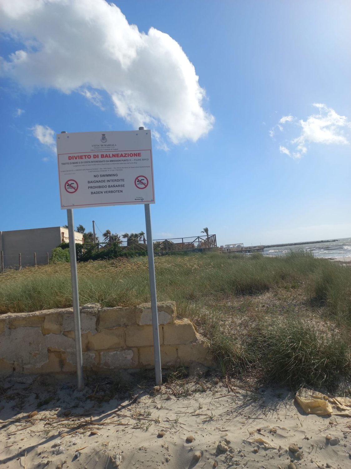 https://www.tp24.it/immagini_articoli/18-07-2026/1784379584-0-marsala-non-c-e-piu-il-cartello-di-divieto-di-balneazione-alla-foce-del-birgi-e-nessuno-informa-i-bagnanti.jpg