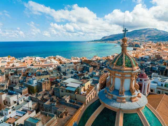 https://www.tp24.it/immagini_articoli/18-07-2026/1784383513-0-turismo-nuova-replica-di-carpinteri-perche-un-turista-dovrebbe-scegliere-trapani.jpg