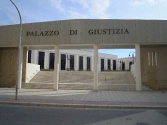 https://www.tp24.it/immagini_articoli/18-07-2026/castelvetranese-accusato-di-violenza-sessuale-affrontera-il-processo-da-libero-250.jpg