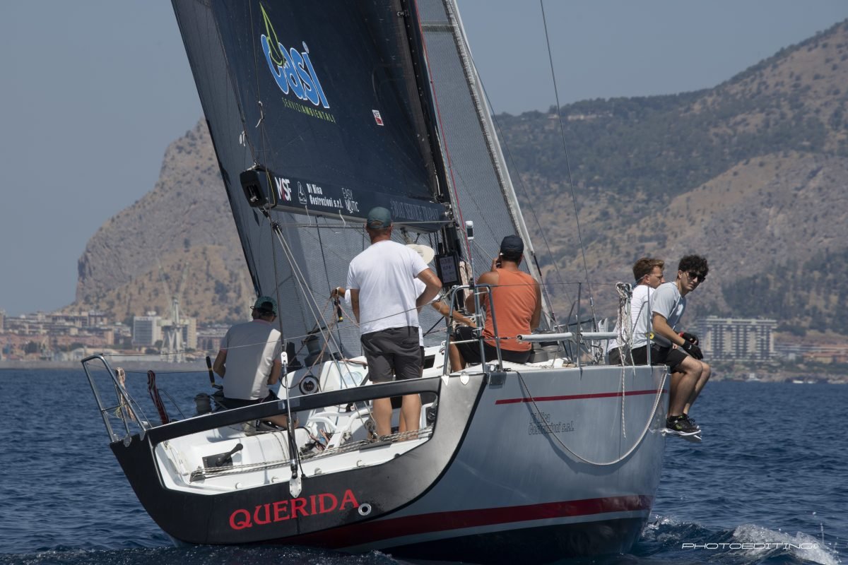 https://www.tp24.it/immagini_articoli/18-08-2026/1787065044-0-trapani-querida-verso-montecarlo-col-guidone-della-lega-navale-alla-grande-regata.jpg