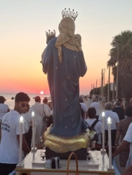 https://www.tp24.it/immagini_articoli/18-08-2026/maria-stella-del-mare-il-sindaco-di-petrosino-il-mediterraneo-non-sia-un-mare-che-inghiotte-vite-250.jpg