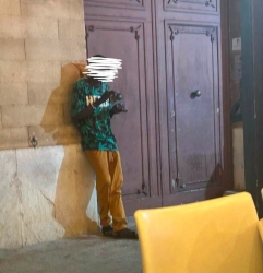 https://www.tp24.it/immagini_articoli/18-08-2026/trapani-aggressione-davanti-a-el-medina-i-titolari-chiedono-sicurezza-250.jpg