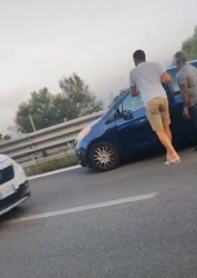https://www.tp24.it/immagini_articoli/18-09-2026/incidente-sulla-a29-auto-resta-contromano-tre-automobilisti-evitano-il-peggio-250.jpg