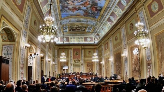 https://www.tp24.it/immagini_articoli/18-10-2026/1792303940-0-ars-una-legge-in-tre-mesi-la-manovrina-resta-ferma-le-mancette-resistono.jpg