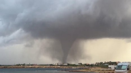 https://www.tp24.it/immagini_articoli/18-10-2026/il-tornado-spiegato-dal-fisico-e-meteorologo-alessandro-lucia-ecco-cosa-e-successo-a-marsala-250.jpg