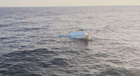https://www.tp24.it/immagini_articoli/18-10-2026/mazara-nove-ore-in-mare-aggrappato-a-un-salvagente-salvato-pescatore-di-65-anni-250.jpg