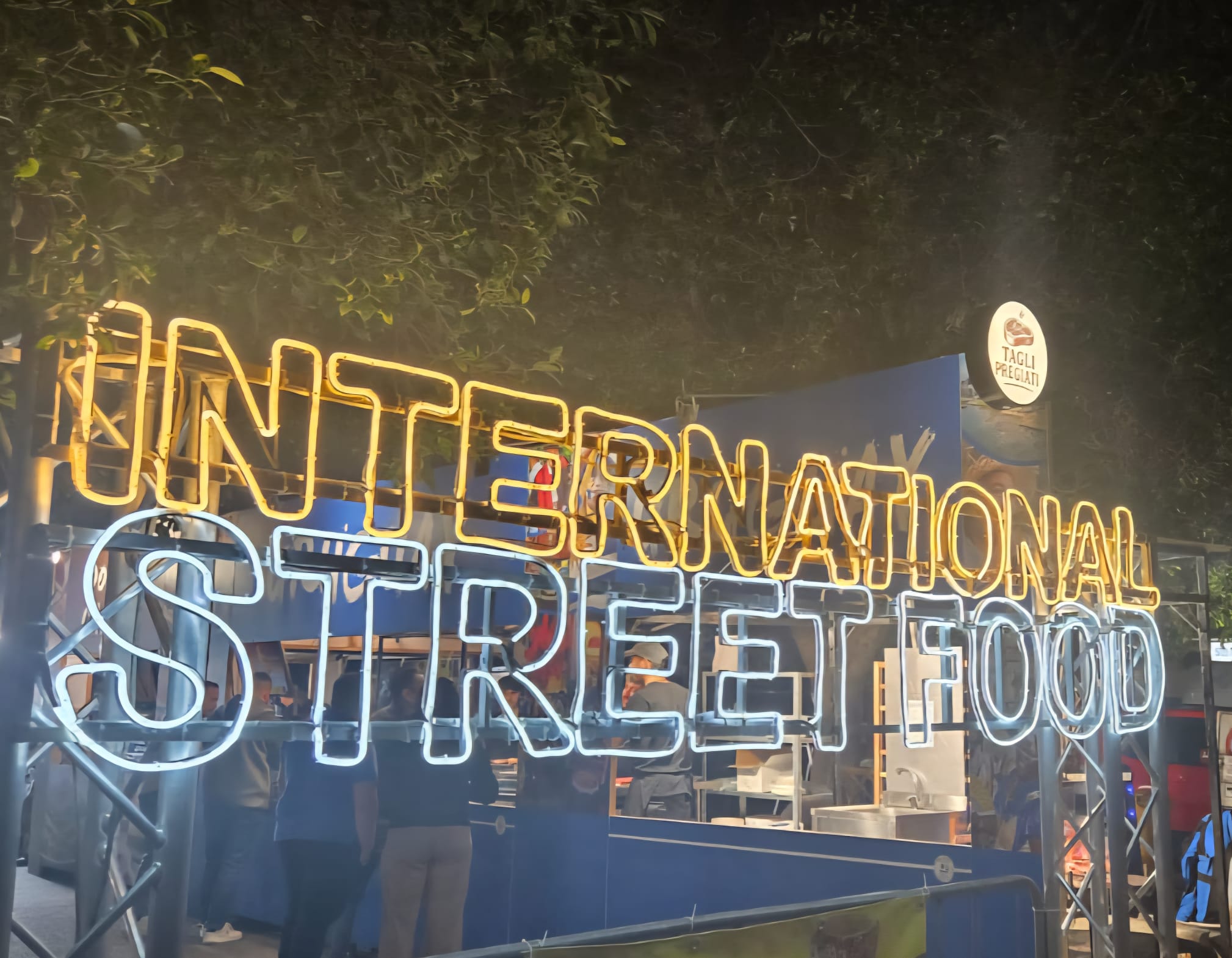 https://www.tp24.it/immagini_articoli/18-11-2025/1763479080-0-international-street-food-a-erice-ha-fatto-tappa-in-piazza-pertini.jpg
