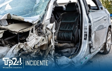 https://www.tp24.it/immagini_articoli/19-02-2026/auto-tamponata-mentre-e-ferma-ad-un-posto-di-blocco-muore-un-ventenne-grave-il-suo-amico-250.jpg