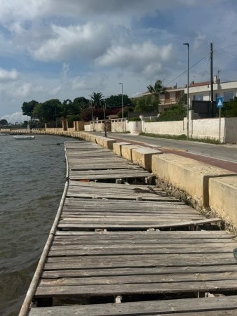 https://www.tp24.it/immagini_articoli/19-06-2026/1781877057-0-marsala-un-ordinanza-chiude-il-solarium-dello-stagnone-e-pericoloso.jpg