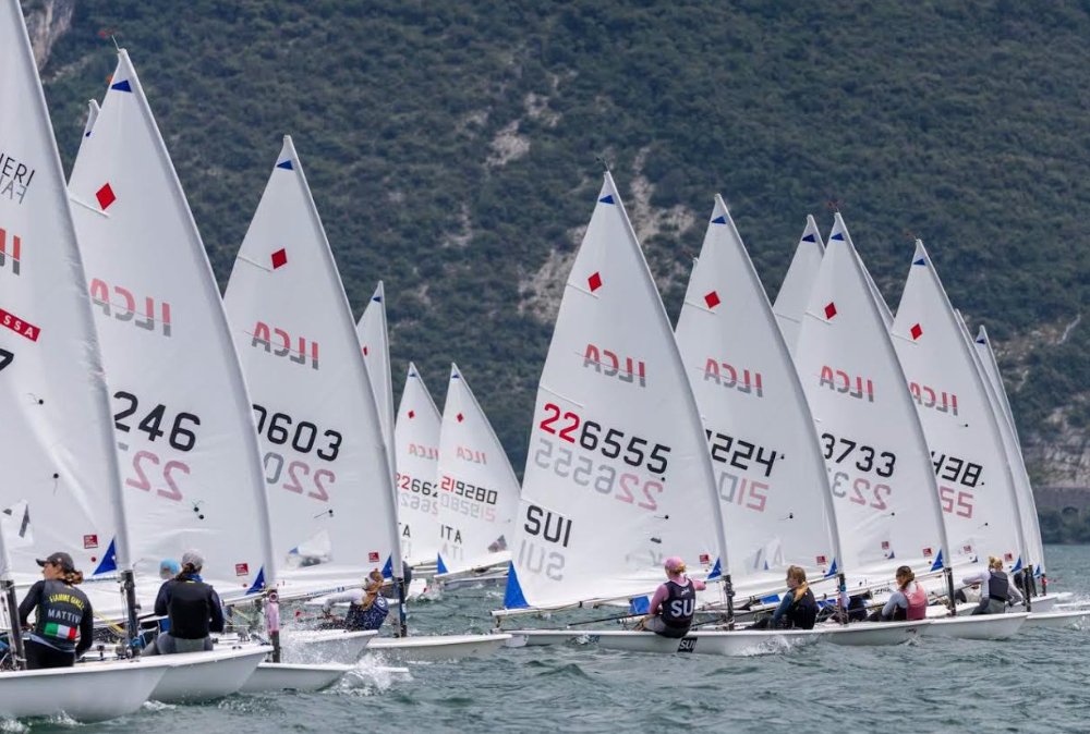 https://www.tp24.it/immagini_articoli/19-06-2026/1781881307-0-giorgia-tumbarello-della-canottieri-marsala-sul-podio-dell-europa-cup-ilca-2026.jpg