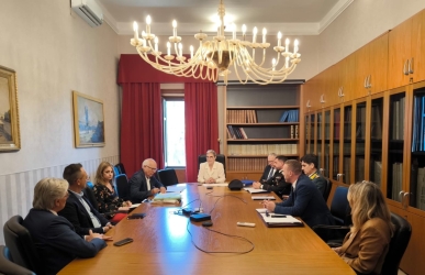 https://www.tp24.it/immagini_articoli/19-06-2026/il-prefetto-di-trapani-incontra-i-neo-sindaci-della-provincia-di-trapani-250.jpg