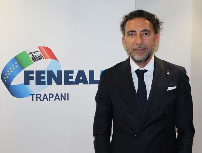 https://www.tp24.it/immagini_articoli/19-07-2026/1784447168-0-caldo-estremo-la-feneal-uil-trapani-stop-ai-cantieri-nelle-ore-piu-calde.jpg