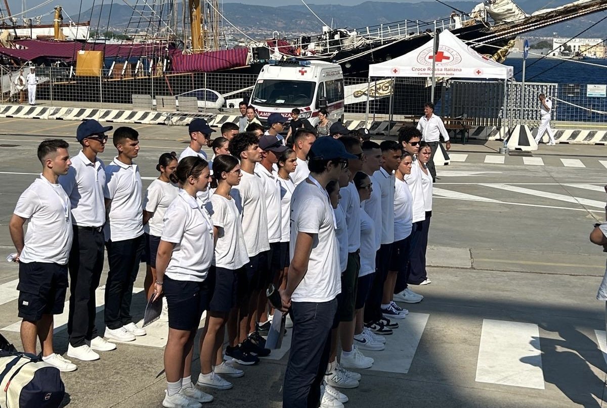 https://www.tp24.it/immagini_articoli/19-07-2026/1784458594-0-mazara-tre-studenti-del-ruggiero-d-altavilla-agli-imbarchi-addestrativi-della-marina-militare.jpg