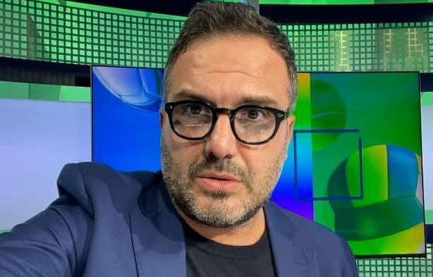 https://www.tp24.it/immagini_articoli/19-07-2026/1784463082-0-e-luca-esposito-il-giornalista-ucciso-e-dato-alle-fiamme-ad-eboli.jpg