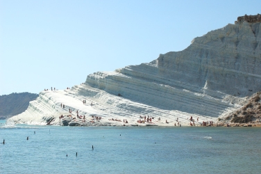 https://www.tp24.it/immagini_articoli/19-09-2026/soccorsero-due-gemelli-alla-scala-dei-turchi-l-appello-dei-genitori-chi-li-conosce-vogliamo-ringraziarli-250.jpg