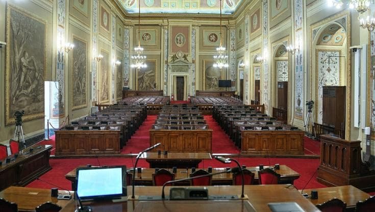 https://www.tp24.it/immagini_articoli/19-10-2026/1792440395-0-sicilia-la-manovra-torna-all-ars-tra-liti-in-maggioranza-e-sciopero-dei-tir.jpg