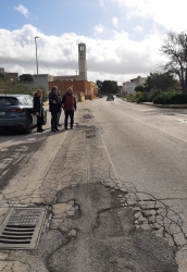 https://www.tp24.it/immagini_articoli/20-02-2026/marsala-strade-ancora-piene-di-buche-il-sindaco-esulta-per-la-ripresa-dei-lavori-250.jpg