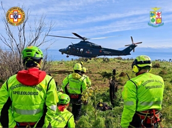 https://www.tp24.it/immagini_articoli/20-03-2026/esercitazione-di-soccorso-allo-zingaro-simulati-recuperi-estremi-tra-cielo-e-roccia-250.jpg