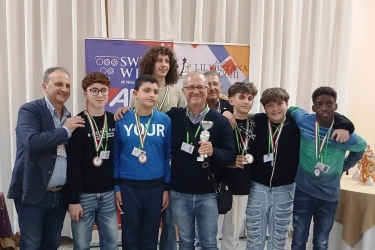https://www.tp24.it/immagini_articoli/20-04-2026/due-scuole-mazaresi-vanno-alla-finale-nazionale-del-trofeo-scacchi-scuola-250.jpg