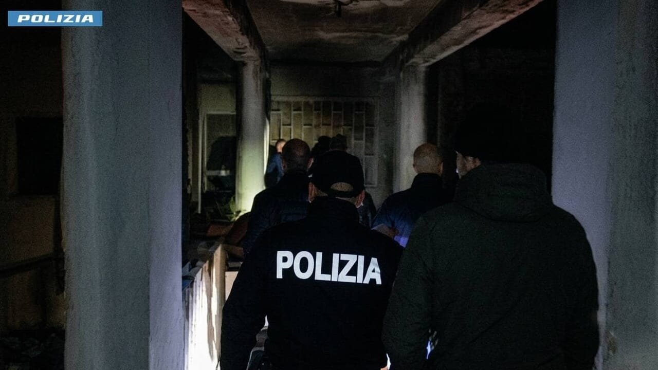 https://www.tp24.it/immagini_articoli/20-05-2026/1779283235-0-mafia-e-droga-c-e-anche-un-salemitano-tra-i-26-arrestati-nel-blitz-della-dda.jpg