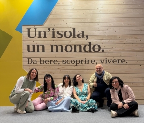 https://www.tp24.it/immagini_articoli/20-05-2026/la-sicilia-del-vino-si-prepara-per-un-edizione-di-cantine-aperte-da-record-ecco-gli-appuntamenti-250.jpg