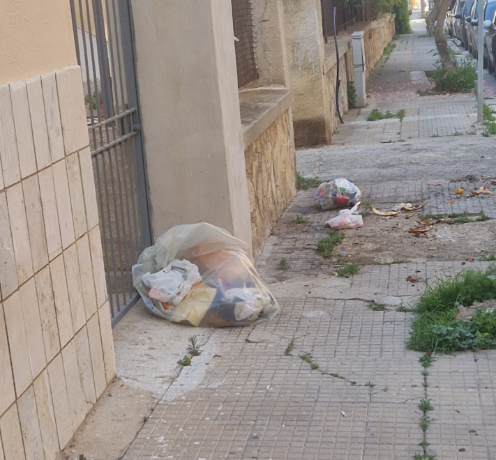 https://www.tp24.it/immagini_articoli/20-06-2025/1750394009-0-marsala-via-dello-sbarco-trasformata-in-discarica-di-rifiuti.png