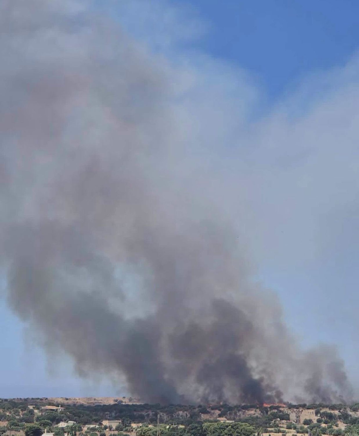 https://www.tp24.it/immagini_articoli/20-06-2026/1781971807-0-paura-per-un-nuovo-incendio-a-san-vito-lo-capo.jpg