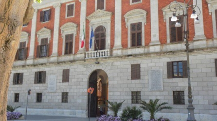 https://www.tp24.it/immagini_articoli/20-06-2026/consiglio-provinciale-fuori-due-marsalesi-250.jpg