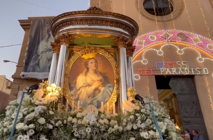 https://www.tp24.it/immagini_articoli/20-07-2025/1753000406-0-questa-sera-si-concluderanno-i-festeggiamenti-in-onore-della-madonna-del-paradiso.jpg