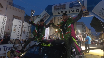 https://www.tp24.it/immagini_articoli/20-07-2026/pollara-vince-il-rally-valle-del-belice-ridotto-a-causa-degli-incendi-250.jpg