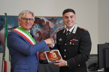 https://www.tp24.it/immagini_articoli/20-08-2026/gibellina-celebra-il-tenente-paolo-scavuzzo-primo-ufficiale-dei-carabinieri-nella-storia-del-paese-250.jpg