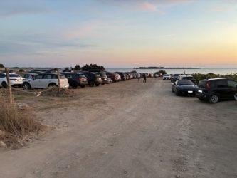 https://www.tp24.it/immagini_articoli/20-08-2026/l-estate-allo-stagnone-di-marsala-tra-chioschi-musica-e-barche-una-riserva-sempre-piu-senza-regole-250.jpg