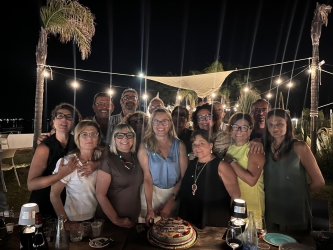 https://www.tp24.it/immagini_articoli/20-08-2026/marsala-a-36-anni-dalla-maturita-di-nuovo-insieme-gli-sudenti-della-iii-a-del-liceo-classico-250.jpg