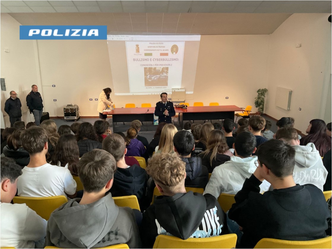 https://www.tp24.it/immagini_articoli/21-02-2025/1740096004-0-la-polizia-incontra-gli-studenti-di-alcamo-a-castellammare-per-parlare-di-bullismo-e-cyberbullismo.jpg