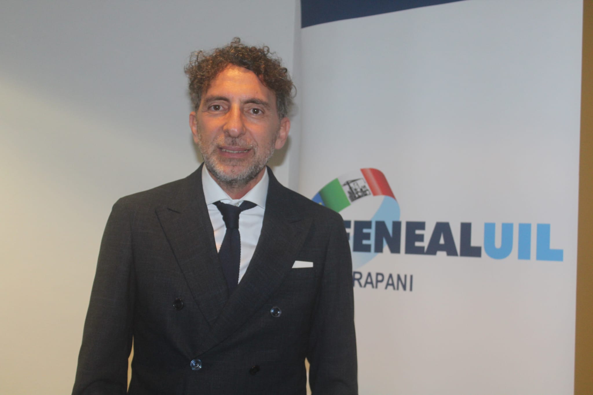 https://www.tp24.it/immagini_articoli/21-02-2026/1771673868-0-fenealuil-trapani-giuseppe-tumbarello-confermato-segretario-generale.jpg