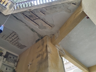 https://www.tp24.it/immagini_articoli/21-02-2026/marsala-cemento-che-si-sgretola-ferro-a-vista-e-pericolo-per-i-visitatori-al-cimitero-250.jpg