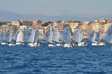 https://www.tp24.it/immagini_articoli/21-02-2026/vela-trapani-brilla-a-crotone-di-gaetano-in-gold-fleet-250.jpg