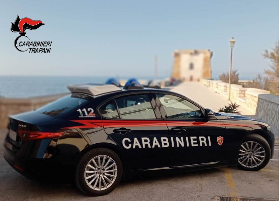 https://www.tp24.it/immagini_articoli/21-03-2026/1774080518-0-trapani-due-arresti-per-droga-a-san-giuliano-sequestrati-hashish-cocaina-e-contanti.jpg