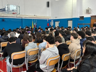 https://www.tp24.it/immagini_articoli/21-03-2026/sicurezza-stradale-a-trapani-istituzioni-e-scuole-insieme-coinvolti-oltre-mille-studenti-250.jpg