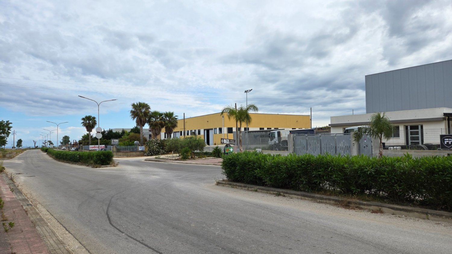https://www.tp24.it/immagini_articoli/21-05-2026/1779378535-0-area-artigianale-di-alcamo-esclusa-dai-finanziamenti-regionali-la-cna-trapani-chiede-chiarimenti.jpg