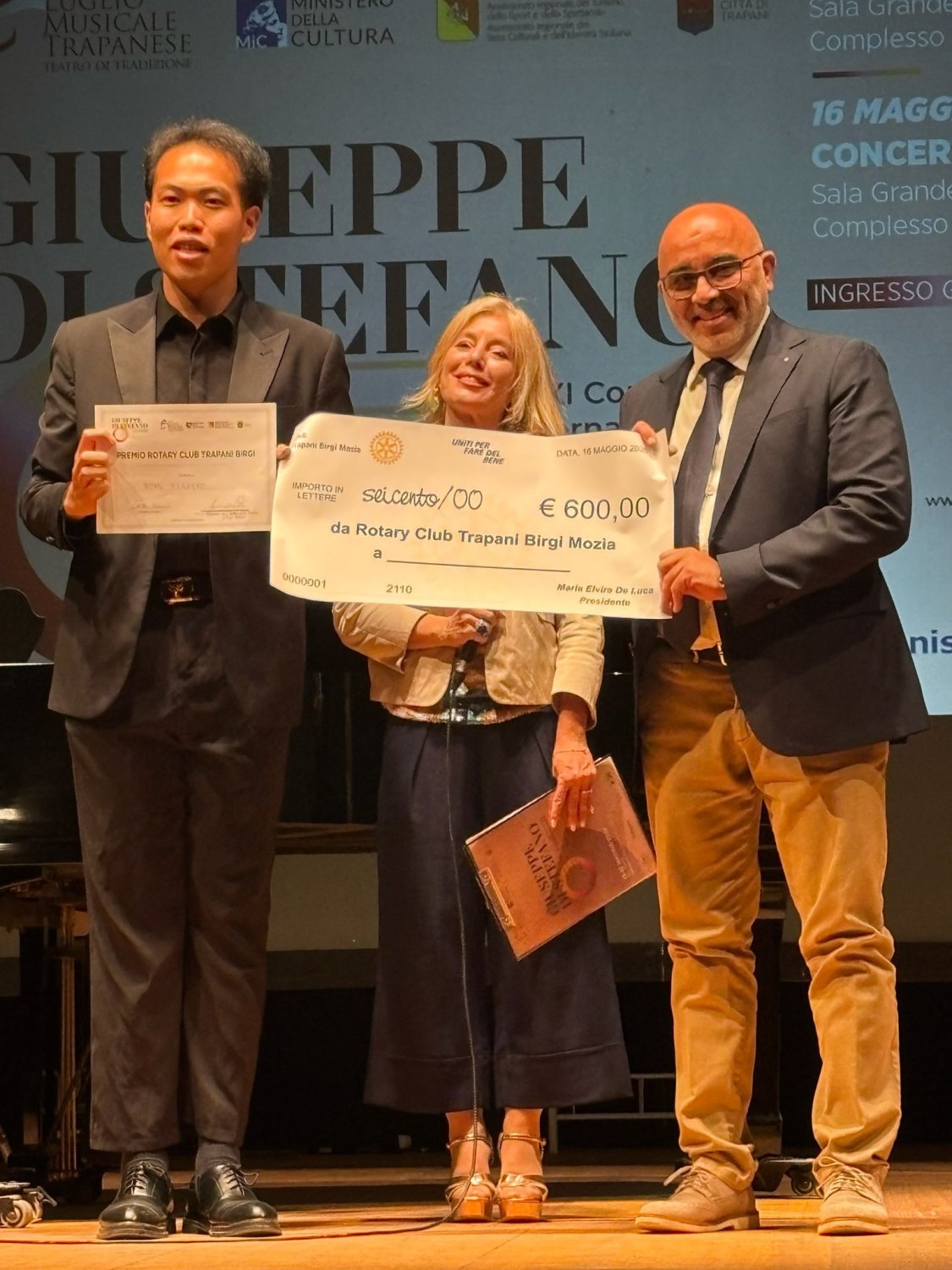 https://www.tp24.it/immagini_articoli/21-05-2026/1779381217-0-rotary-trapani-birgi-mozia-sostiene-i-giovani-talenti-del-di-stefano.jpg