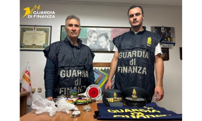 https://www.tp24.it/immagini_articoli/21-05-2026/trapani-tenta-di-imbarcarsi-per-pantelleria-con-un-chilo-e-mezzo-di-droga-nello-zaino-250.jpg